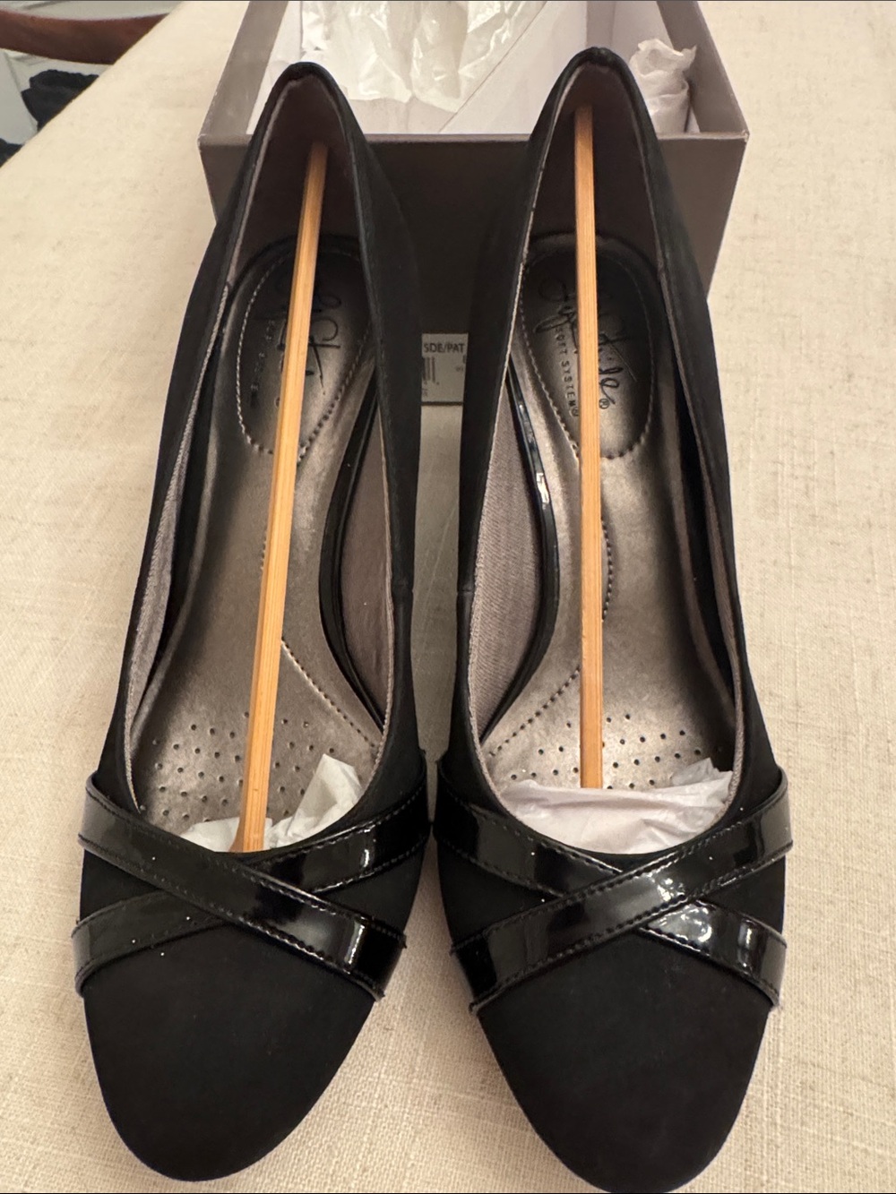 Life Stride Black Women's Dress Pumps with Patent Accent